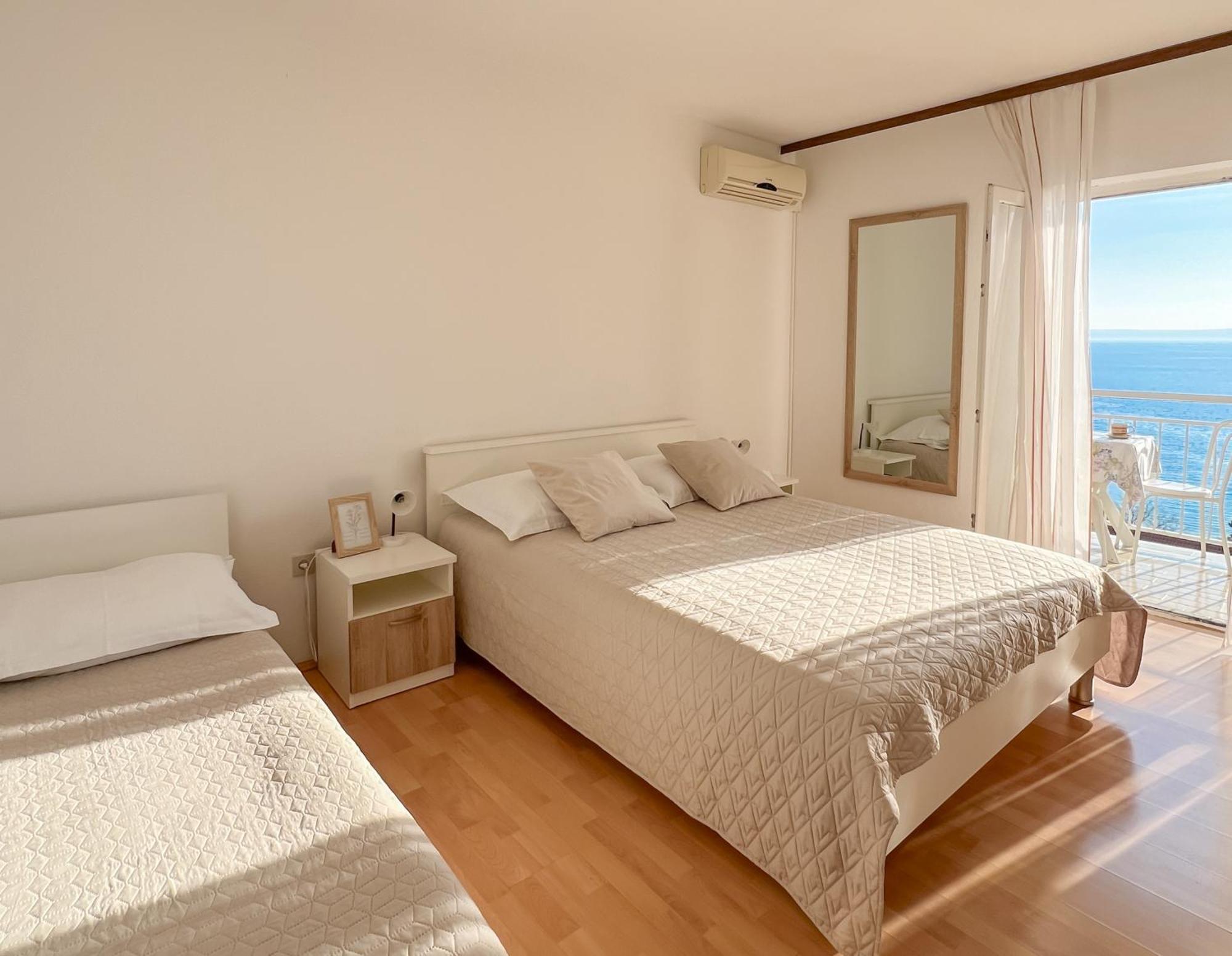 Seaside Apartments And Rooms Baška Voda Esterno foto