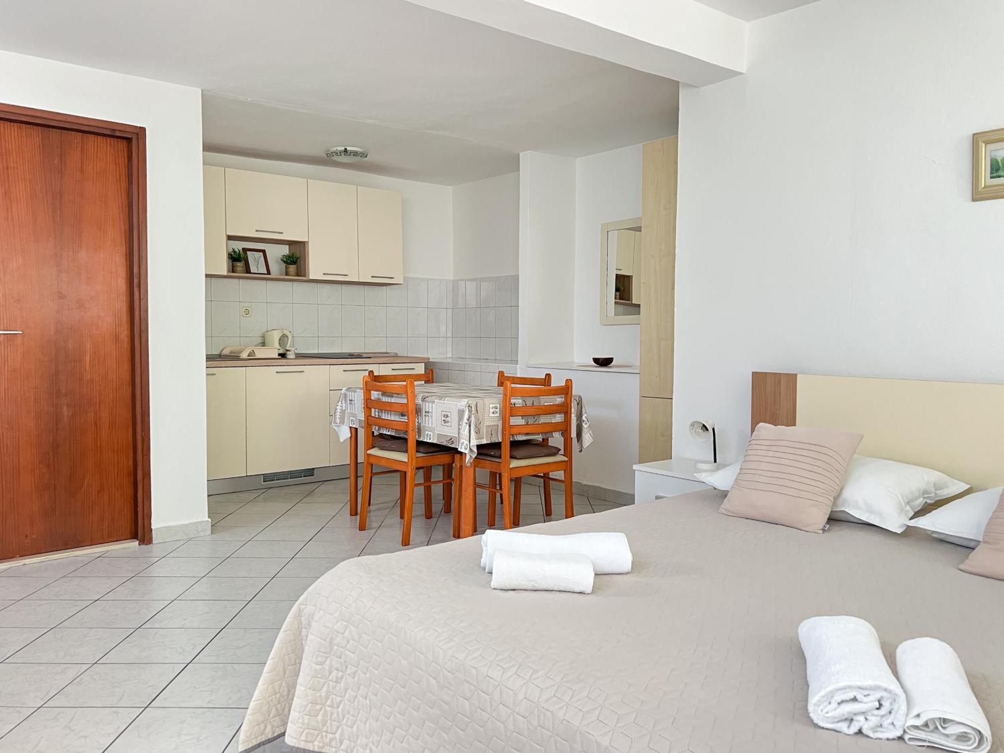 Seaside Apartments And Rooms Baška Voda Esterno foto